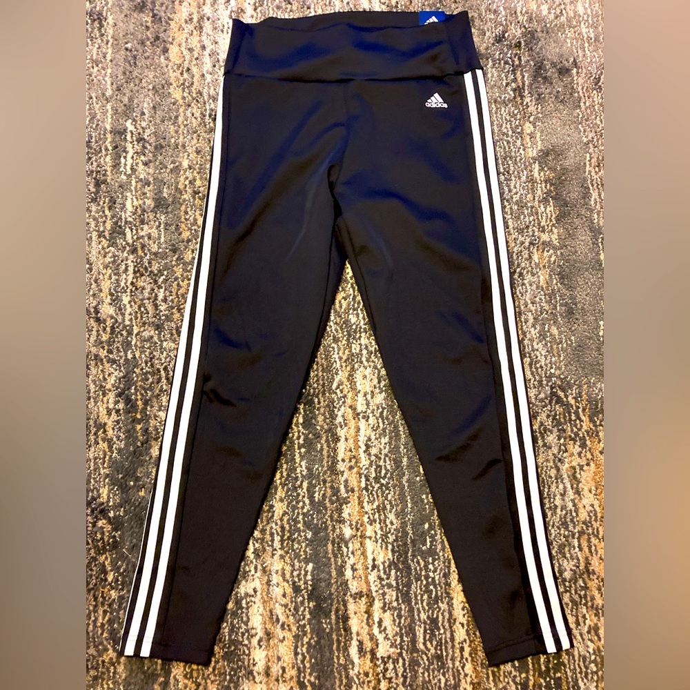 New with tags Adidas leggings, Size Lg
